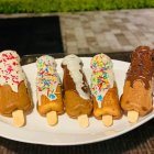 Los postres vienen con diferentes coberturas.