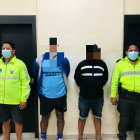 A los dos sospechosos detenidos por policías, les dictaron medidas cautelares.