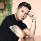 Jorge Armando Heredia Sanchez es un presentador de televisión ecuatoriano, conocido por sus inicios en la televisión como concursante del reality Combate y conducir el programa de farándula Vamos Con Todo.