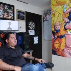 El diseñador gráfico Raúl Palacios tiene sus equipos en su casa, los cuales le costaron cerca de 15 mil dólares.