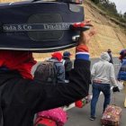 Migrantes venezolanos de un lado para otro. Ahora no saben qué les espera en Perú.