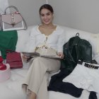 Es presentadora

 del segmento ‘Arte y moda’, del programa ‘Última hora’ y de ‘Fashion Planet’, de VitoTVO.