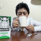 María Belén Morales toma su té antes de iniciar su jornada.