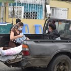 Con la convicción de que estaba vivo sus familiares lo sacaron de la caja y lo llevaron a una casa de salud.