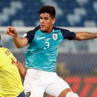 Piero Hincapié (d) debutó con la Tricolor, en el duelo ante Colombia, en el arranque de la Copa América.