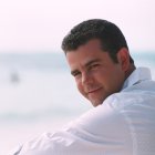 Eduardo es un actor y cantante mexicano