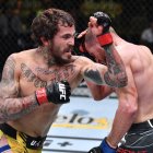 El peleador ecuatoriano Marlon Vera (i) se impuso al inglés Davey Grant.