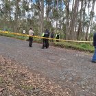 La adolescente de 16 años fue hallada en medio de un bosque.