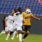 Un autogol amarillo a los 3 minutos fue suficiente para la fiesta de los Albos.