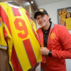 El Potro Figueroa es hincha a muerte de Aucas, equipo al que aportó con goles y garra, y ahora lo hace como entrenador de las formativas.