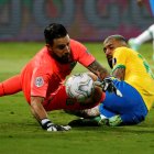 El golero Hernán Galíndez se lució en el duelo entre Ecuador y Brasil.