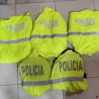 Los sospechosos habrían despojado de su dinero a una persona que salió de una agencia bancaria. Se les encontró armas de fuego.