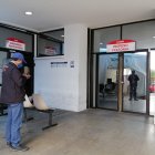 En el Hospital del Seguro Social fue intervenido  el hombre que recibió un machetazo en la mano por pedir espacio en el parqueadero de la calle en Ambato.