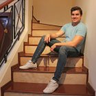 Isaac tiene un año laborando en el programa 'Noticias de la Mañana' de RTS.