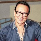 Es un actor y comediante ecuatoriano. Conocido por sus personajes en Ni en Vivo Ni en Directo, Vivos, La pareja feliz y otros programas.