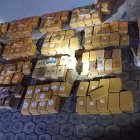 Los paquetes encontrado entre las legumbres.