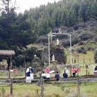 El santuario de la Virgen de El Cajas, en la advocación de la Guardiana de la Fe, es el sitio de constantes peregrinaciones.