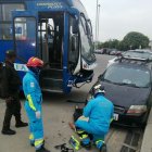 Paramédicos llegaron para socorrer a la víctima, pero ya no tenía signos vitales.