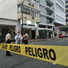 El hombre se habría tirado desde un hotel.