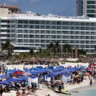 El concurerido balneario mexicano está en la mira por un contagio masivo de coronavirus.