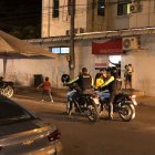 La policía busca a los sospechosos del intento de asesinato.