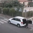 El hecho fue captado por cámaras de vigilancia.