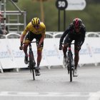 Tadej Pogacar (i) y Richard Carapaz (d) tendrá una dura lucha en las exigentes etapas de alta montaña.