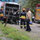 Las tareas de rescate se complicaron debido a la dificultad para bajar a la pendiente. Los cadáveres fueron trasladados a Quito.