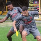 Emmanuel Martínez listo para el partido ante Vélez Sarsfield.