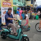 Walter Lasso en la 18 y Ayacucho en Guayaquil, subido la bicimoto.