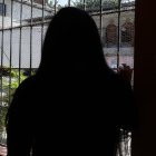 Han pasado nueve días de su agresión y Mariana aún teme salir de su casa. Nerviosa cuenta cómo fue su ‘recorrido’ de terror.