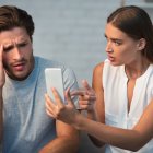 La recriminación constante ni la asfixia ayudan a la relación.