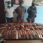 Se decomisó cerca de 80 armas cortopunzantes.