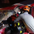 Atrapado en la cabina de su auto murió Édgar Fernández Zúñiga.