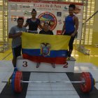 Walter Llerena (izquierda) acompañó a Neisi Dajomes en el proceso deportivo. Es parte de esta medalla