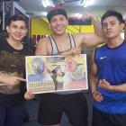 John Oyague y Fernando Quijarro, entrenadores; junto a 
Steffano Alvarado.