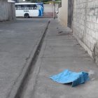 En la madrugada dejaron botado un cuerpo de un hombre apuñalado en el sector.