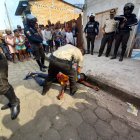 La víctima fue identificada como Duban Montaño. Su cuerpo quedó en la calle 5 de Agosto.