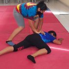 Una demostración de defensa personal fue parte del lanzamiento de la capacitación a mujeres en materia de violencia de género.