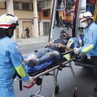 El herido fue embarcado en una ambulancia del Cuerpo de Bomberos de Guayaquil.