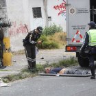 El cadáver del extranjero quedó en la avenida Eloy Alfaro y Anansayas, norte de la ciudad.