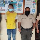 El individuo atacó con un revólver al tipo que agredía a su esposa. Fue acusado de tentativa de asesinato.