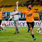 Gonzalo Mastriani hizo el gol de Barcelona, toda una magia de anotación.