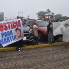 Los deudos, previo a la audiencia de juzgamiento, hicieron un plantón para exigir justicia.