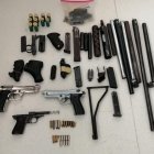 Lo incautado por la Policía y las FF. AA. en un barrio del noroeste de Guayaquil.