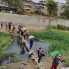 La circulación de personas por más de 20 puentes clandestinos es a diario.