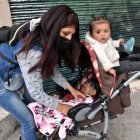 La madre soltera pide ayuda a la ciudadanía con medicamentos y ropa para sus dos hijas.