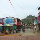 Todas las viviendas pintadas de La Entrada muestran un escenario pintoresco.