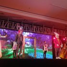 Video alusivo al 150  aniversario de la publicación del libro Alicia a  través del espejo.