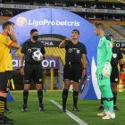 Los 75 árbitros nacionales de primera categoría mantienen su postura de no dirigir la LigaPro hasta que les paguen los sueldos pendientes.